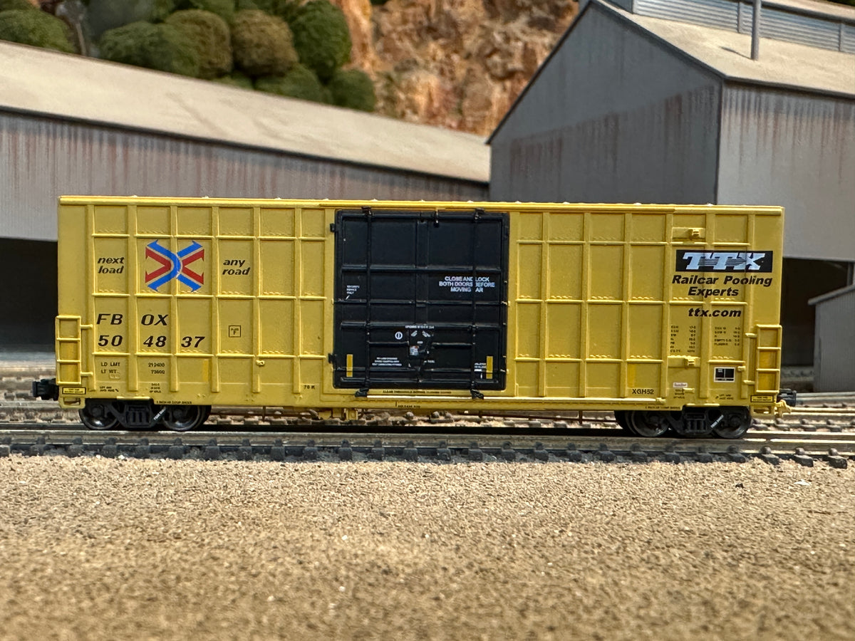 N Scale Gunderson 6276cf 50' Plate F Boxcar - TTX XGH52 Speed Logo (FBOX)